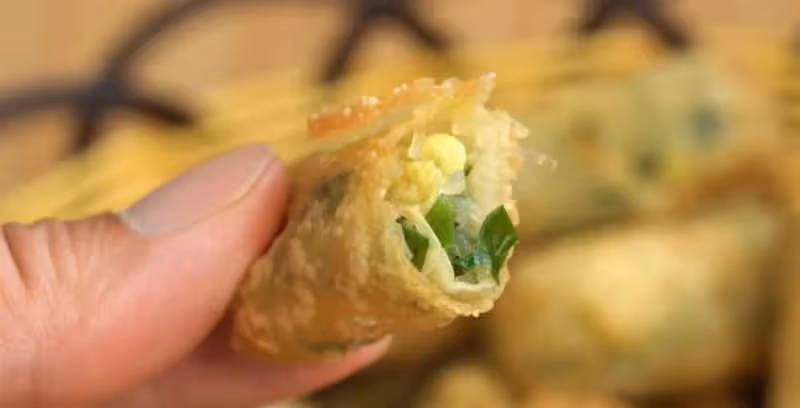 15分鐘就能做好的韭菜卷，不揉面不醒面，外酥里鮮，2分鐘出一鍋