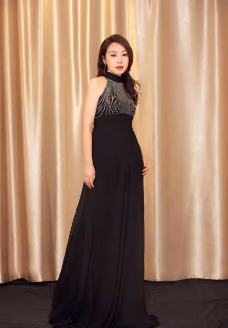 女明星黑色禮服：倪妮大膽，孫怡誘惑，柳岩讓我迷失了！
