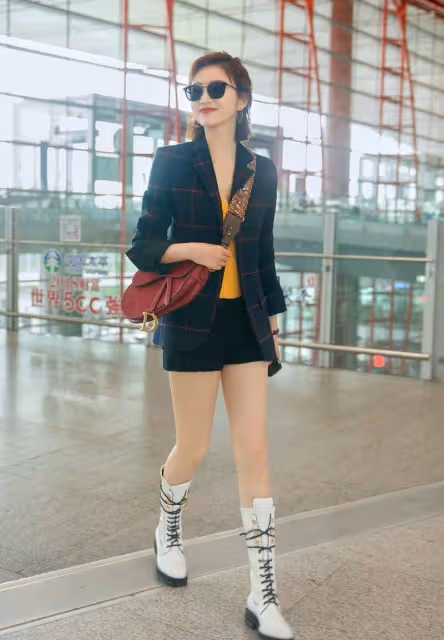 女明星黑色禮服：倪妮大膽，孫怡誘惑，柳岩讓我迷失了！
