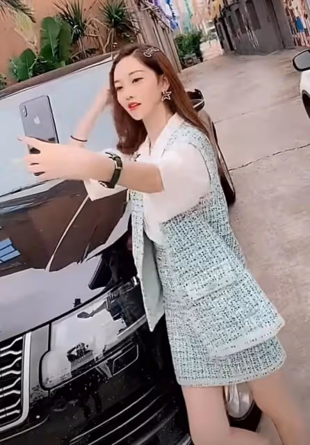 網紅桐桐：直播哭著表示被師傅輕薄難受，下一刻又要主動迎合師傅