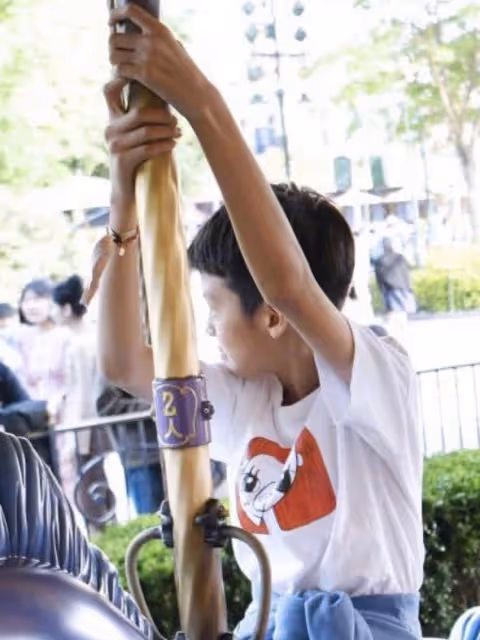 孫儷曬一家四口迪士尼度假照,和鄧超同框幸福洋溢,打臉婚變傳聞
