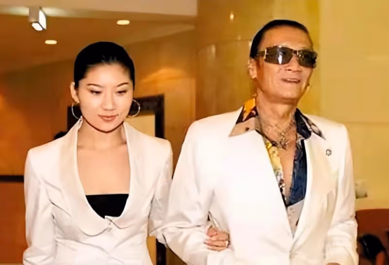 謝賢前女友Coco:戀愛12年無果,用青春換來2000萬,如今怎樣了