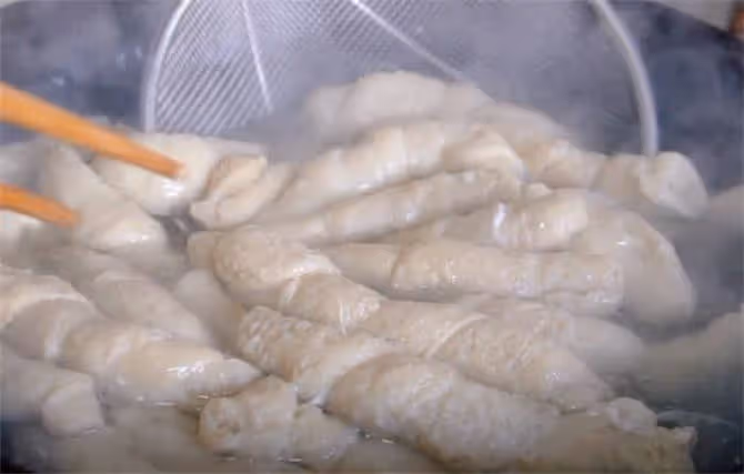 烤麵筋最簡單做法，不用洗面，半斤粉能做30串，香辣開胃超過癮