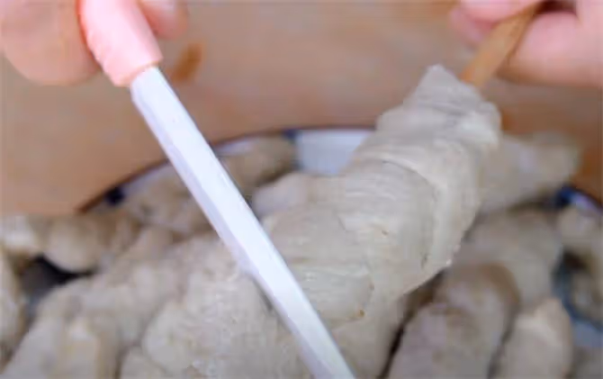烤麵筋最簡單做法，不用洗面，半斤粉能做30串，香辣開胃超過癮