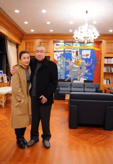 女富婆上海聚會！甘比會穿搭、摩邦女掌門美貌吸睛，范美人遭吐槽