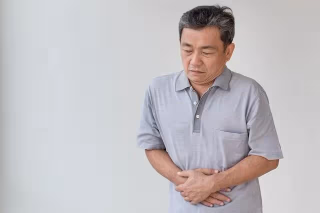 59歲男子每天大便兩三次，確診胰腺癌！5種異常或是身體警報