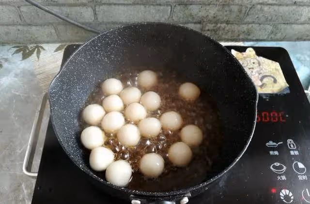 七夕將至,給愛人做一道中式傳統甜品,寓意甜甜蜜蜜,比湯圓省事~