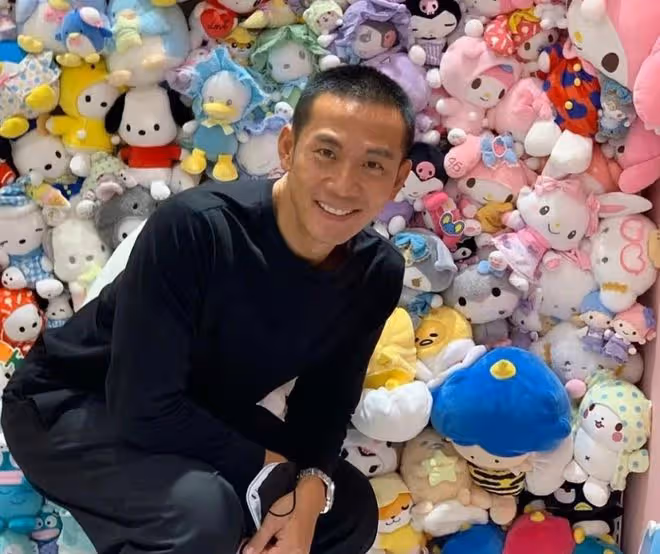廣東男星成新加坡3屆視帝,衣錦還鄉太開心,2屆視後妻子陪同