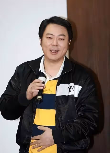 密恐慎點!高亞麟額頭長滿黑點惹擔憂,自曝生病許久疑似感染HPV