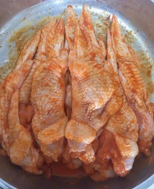 沒吃過的一種吃法,雞翅包飯,味道真不錯~