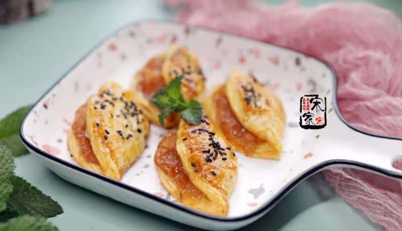 水蜜桃正便宜,買2斤回家做點心,酸甜掉渣,孩子搶著吃~