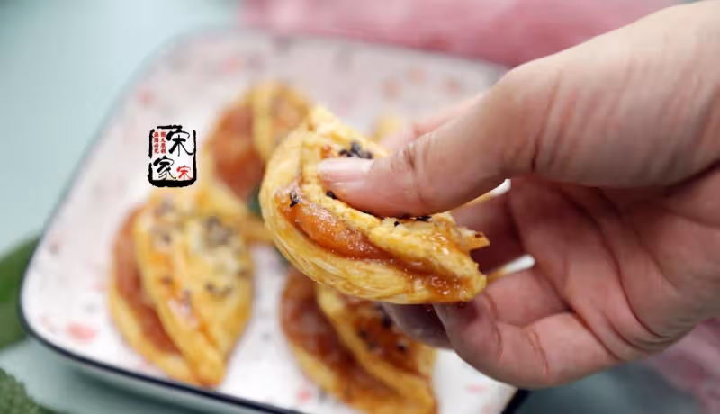 水蜜桃正便宜,買2斤回家做點心,酸甜掉渣,孩子搶著吃~