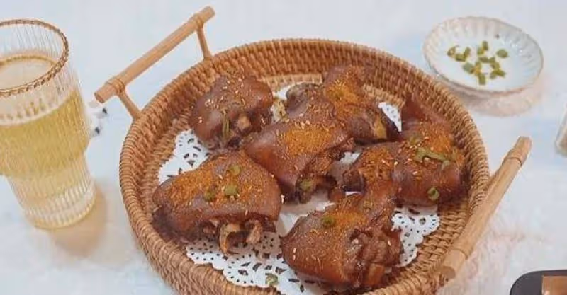 網紅烤豬蹄，下飯又軟糯入味，家人都愛吃呀~