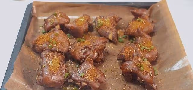 網紅烤豬蹄，下飯又軟糯入味，家人都愛吃呀~