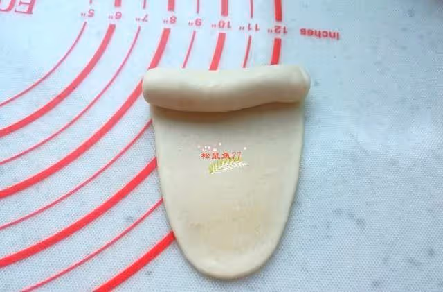 傳統的點心用豬油，我用食用油一樣香酥，入口即化！沒烤箱也能做~