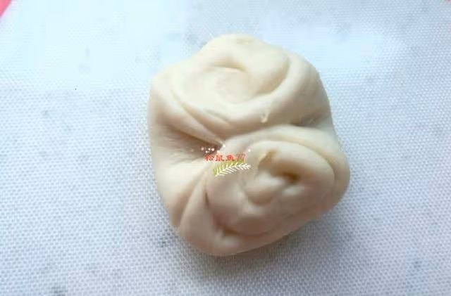 傳統的點心用豬油，我用食用油一樣香酥，入口即化！沒烤箱也能做~