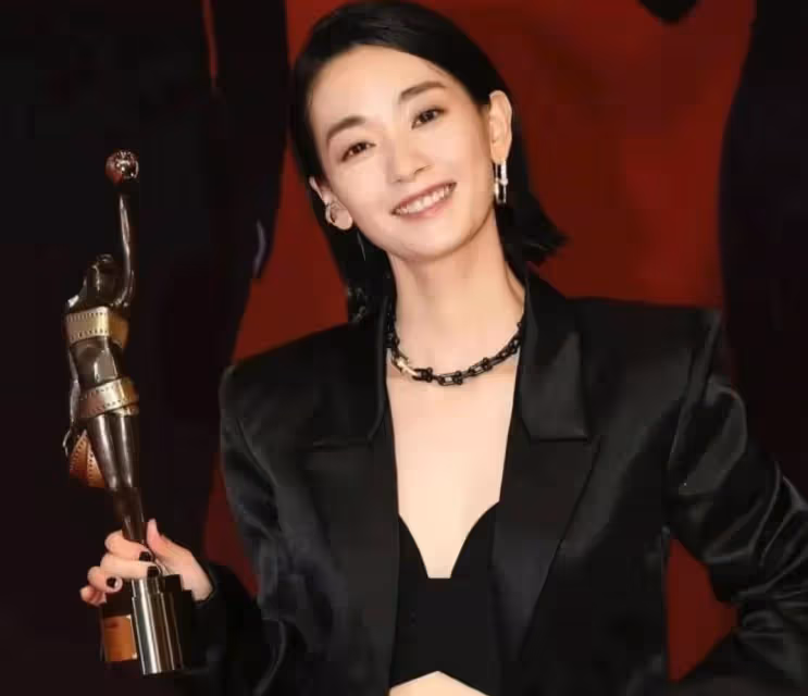 吳鎮宇的諷刺和劉青雲的真誠帶走了金像獎的「囂張」