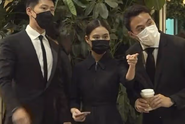 參加賭王葬禮，竇驍盡顯女婿身份？能娶何超蓮，並非偶然？