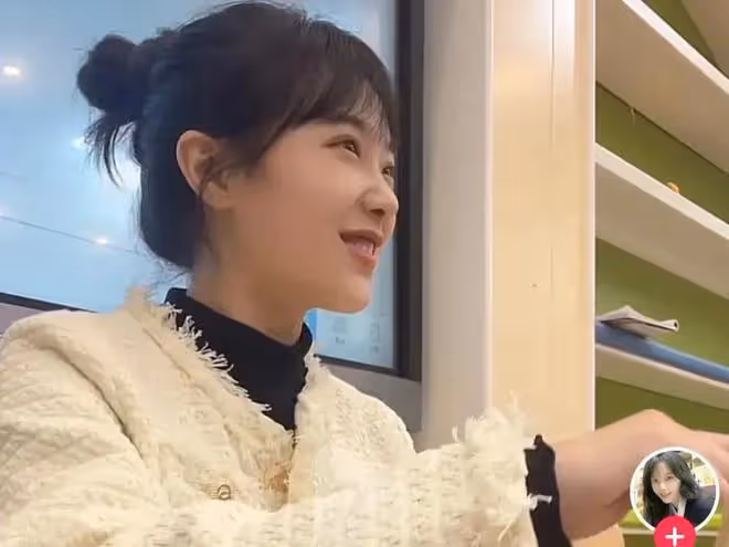 幼師黃老師超越原創桃子老師，唱進了老爺們的心，網暴後流淚不止