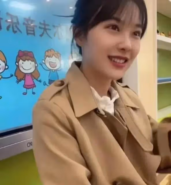 幼師黃老師超越原創桃子老師，唱進了老爺們的心，網暴後流淚不止