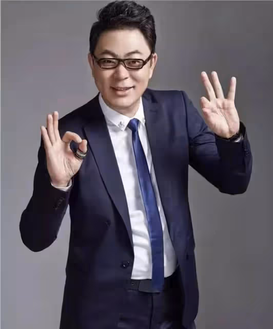 高亞麟:健康狀況引人擔憂,額頭上密密麻麻長滿小黑點,大小不一