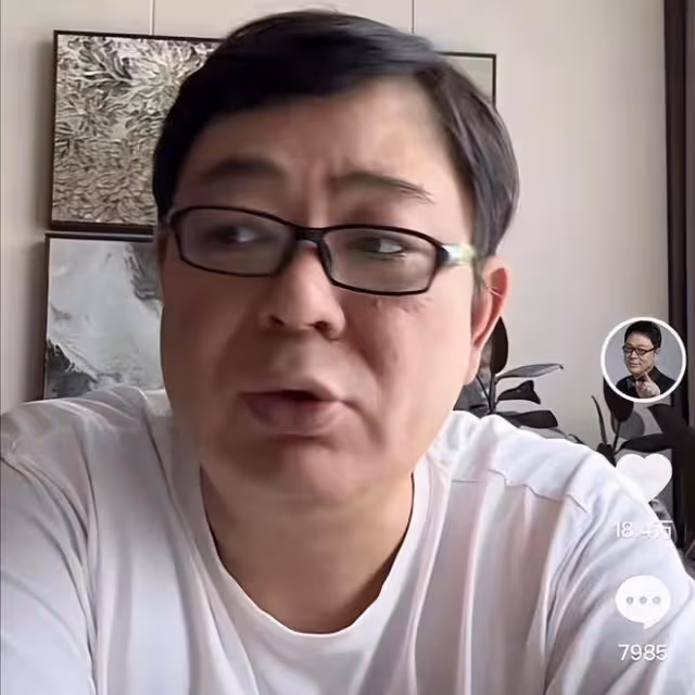 高亞麟:健康狀況引人擔憂,額頭上密密麻麻長滿小黑點,大小不一