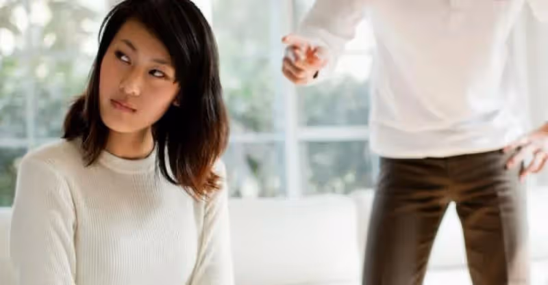 兒媳提前下班，婆婆在門口大喊：兒媳回來啦，兒媳進門後提出離婚