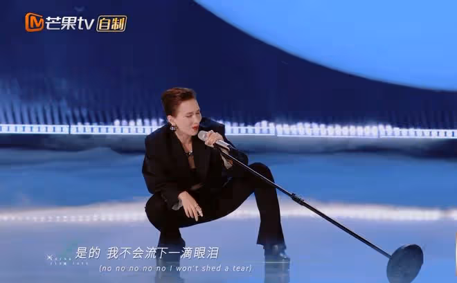 《乘風》評委太雙標，同樣唱代表作，Ella拿第一，徐懷鈺得分超低