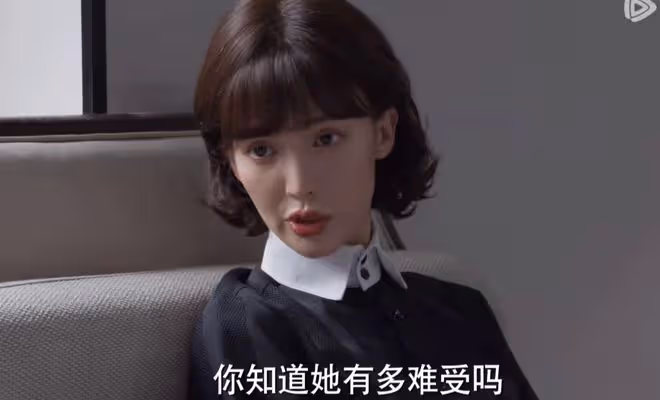 《平凡之路》左娜媽媽戀愛腦，比左大建出軌女兒的閨蜜更氣人！
