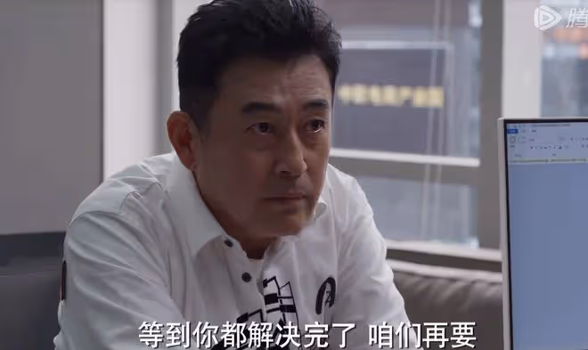《平凡之路》左娜媽媽戀愛腦，比左大建出軌女兒的閨蜜更氣人！