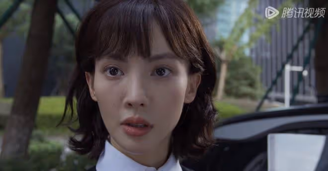 《平凡之路》左娜媽媽戀愛腦，比左大建出軌女兒的閨蜜更氣人！