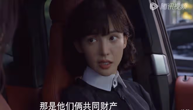 《平凡之路》左娜媽媽戀愛腦，比左大建出軌女兒的閨蜜更氣人！