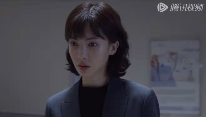 《平凡之路》左娜媽媽戀愛腦，比左大建出軌女兒的閨蜜更氣人！