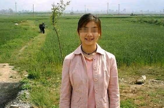 小姑子是啞巴,嫂子偷了錢栽贓給她,隔天收到銀行簡訊,含淚自首