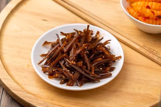 老同學空手來玩3天「我花了2萬元」她沒有出錢,被婆婆說:花錢值得嗎?同學走後打掃房間「發現一物」我哭了.....