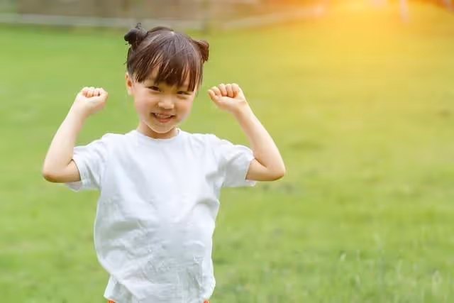 老同學空手來玩3天「我花了2萬元」她沒有出錢,被婆婆說:花錢值得嗎?同學走後打掃房間「發現一物」我哭了.....