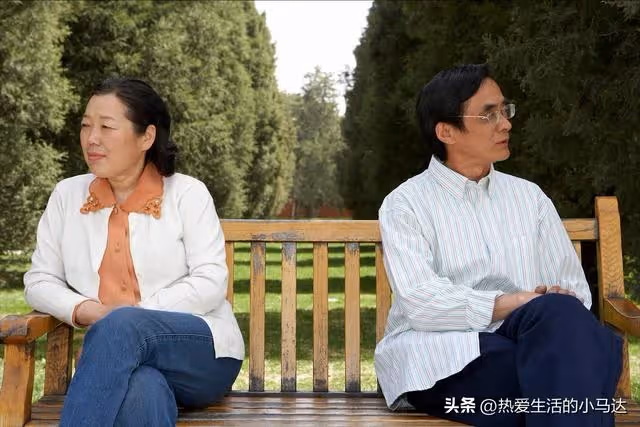 岳母來女兒家養老，48歲女婿拒絕：憑什麼她住家，我媽就住養老院