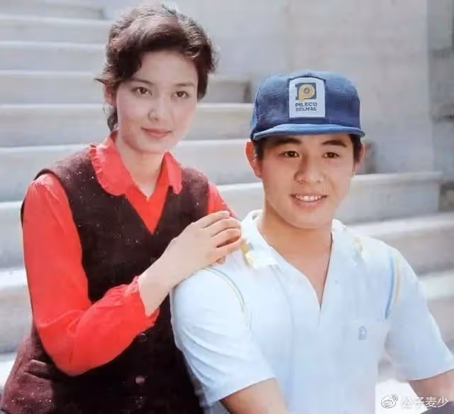 靠老婆出圈的3位男星!成名後卻一腳踹掉愛上新歡,實在太可恨!