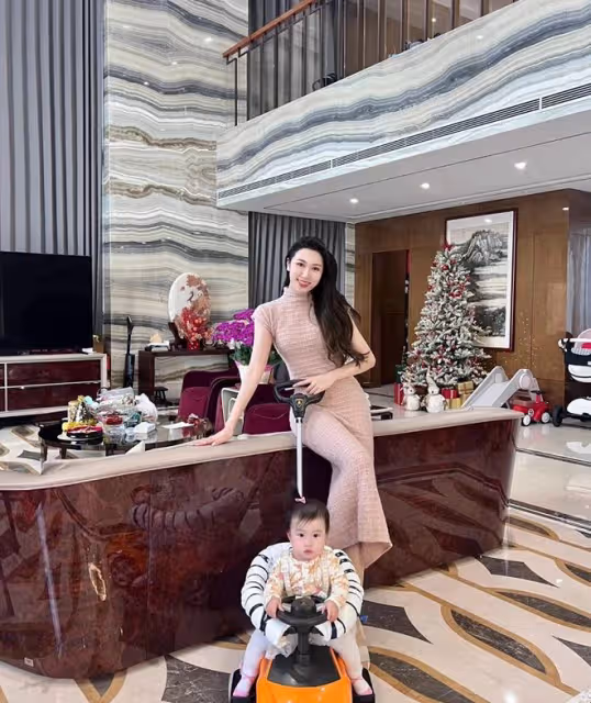 陳佩斯家族聚會照曝光！孫女仙氣十足，外甥女嫁潮汕豪門打扮高貴