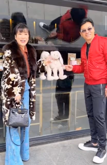 好恩愛！知名港星曬百萬名車被嘲吃軟飯，其太太點贊留言低調護夫