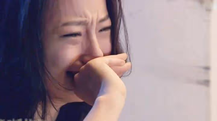 婆婆生病住院了，那晚公公偷偷來到我房間，我以為是老公，所以就發生了"這件事"！