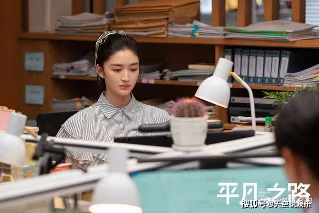 《平凡之路》左娜發怒亮大招,小三閨蜜慘遭家暴,罪有應得