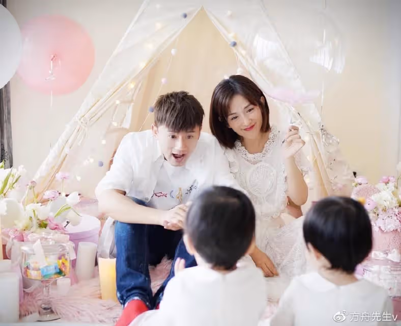 張傑為42歲謝娜慶生,甜喊「乖乖」卻低調打碼,雙胞胎女兒小奶音超萌