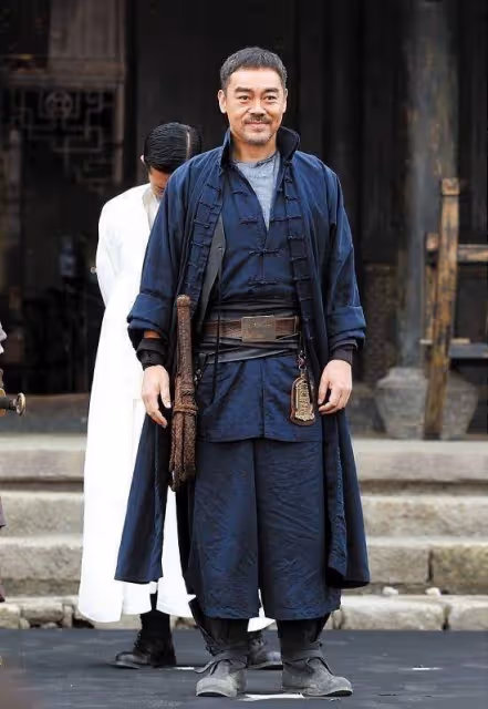 劉青雲曾嫌郭藹明是花瓶，日後卻成懷中妻，如今56歲成寵妻狂魔