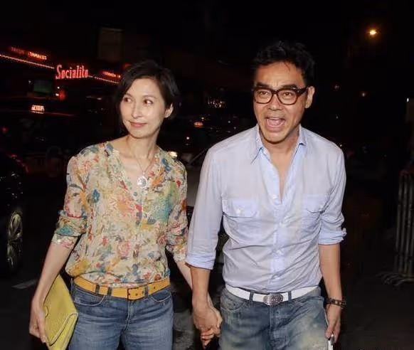 劉青雲曾嫌郭藹明是花瓶，日後卻成懷中妻，如今56歲成寵妻狂魔