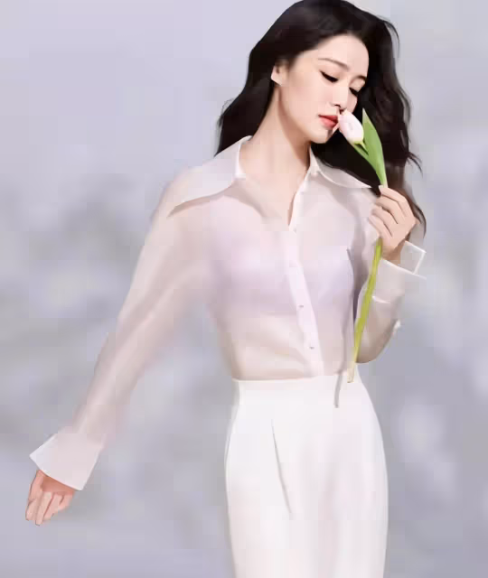 李沁的氣質很絕有種東方古典美人的雅韻