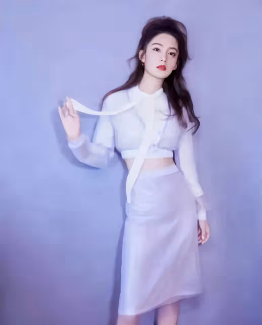 李沁的氣質很絕有種東方古典美人的雅韻