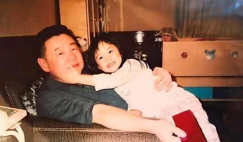 不給前妻子女留家產,甘比獨享寵愛?小記者上位,劉鑾雄有大智慧