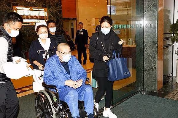 不給前妻子女留家產,甘比獨享寵愛?小記者上位,劉鑾雄有大智慧