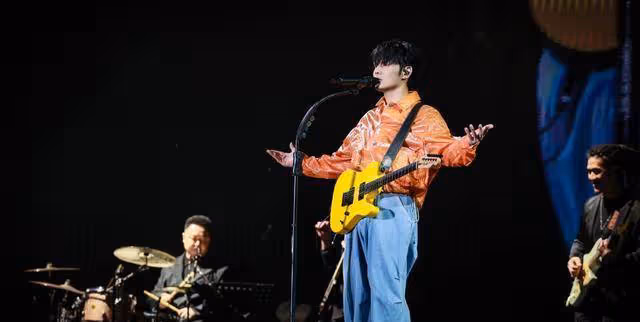 一場演唱會就把華晨宇的虛偽、張傑的土和李榮浩的混搭體現得淋漓盡致